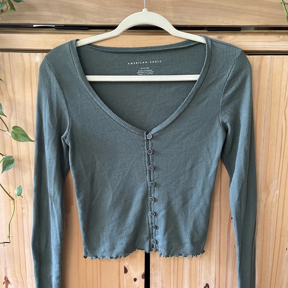 Small American Eagle green button up long sleeve cropped shirt - Picture 1 of 2